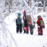 Marsch im Schnee Waldkinder